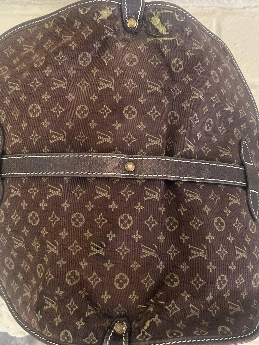 Louis Vuitton Ebene Saumur 25